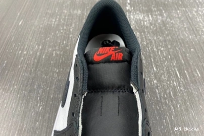 Cozy 9700 OG Low CZ0790- 88 Black Toe  1 Jordan Retro 0725